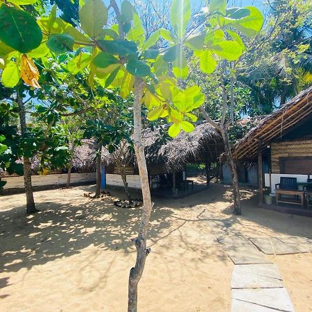 Air Lush Beach Cabanas Arugam Bay Bagian luar foto
