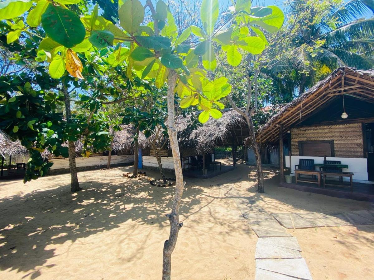 Air Lush Beach Cabanas Arugam Bay Bagian luar foto